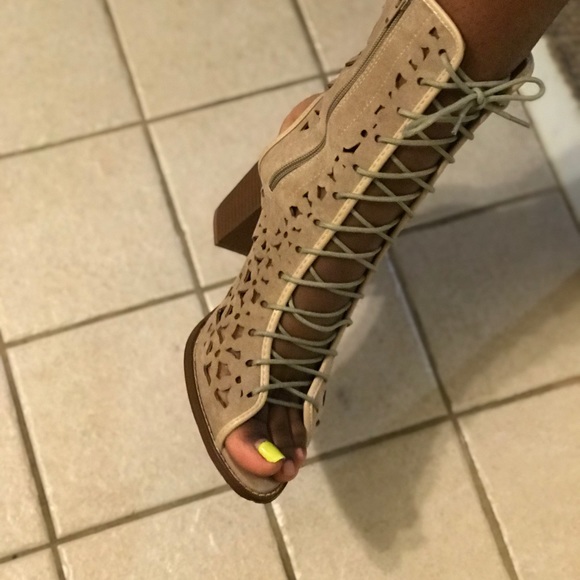 Women’s nude bootie - Picture 3 of 6